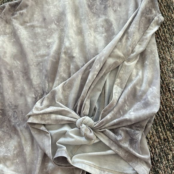 Marble side tie tank - Picture 3 of 4